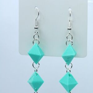 Cute Silver Tone Star Shape Bead Set of Earrings New !